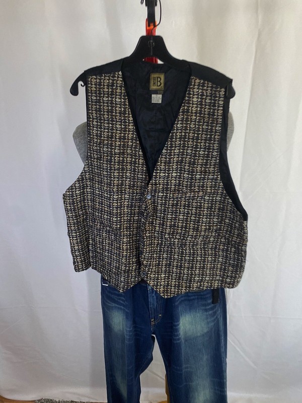 Bruno 100% Silk Artwoirk VEST XL Extra Large gallery