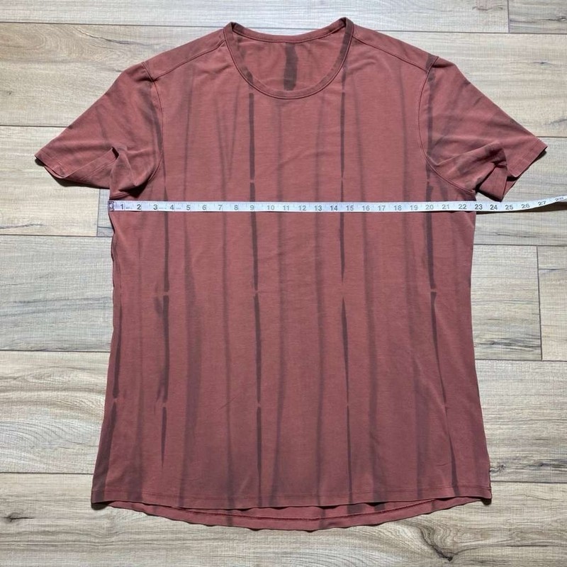 Lululemon Mens 5 Year Basic Tee In Vertical Spray Tie Dye Brown gallery