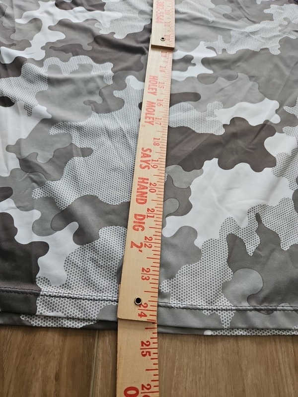 Defender Men's Large Gray Winter Camo Long Sleeve Athletic Cut Dri Fit Sports gallery