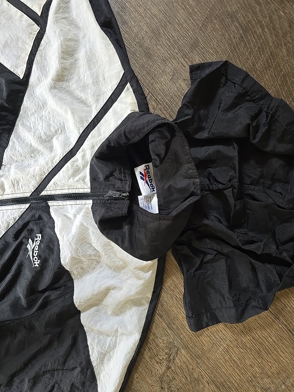 Vintaged Classic 90s Retro Reebok Windbreaker Hidden Hoodie Full Zip Jacket sz L gallery