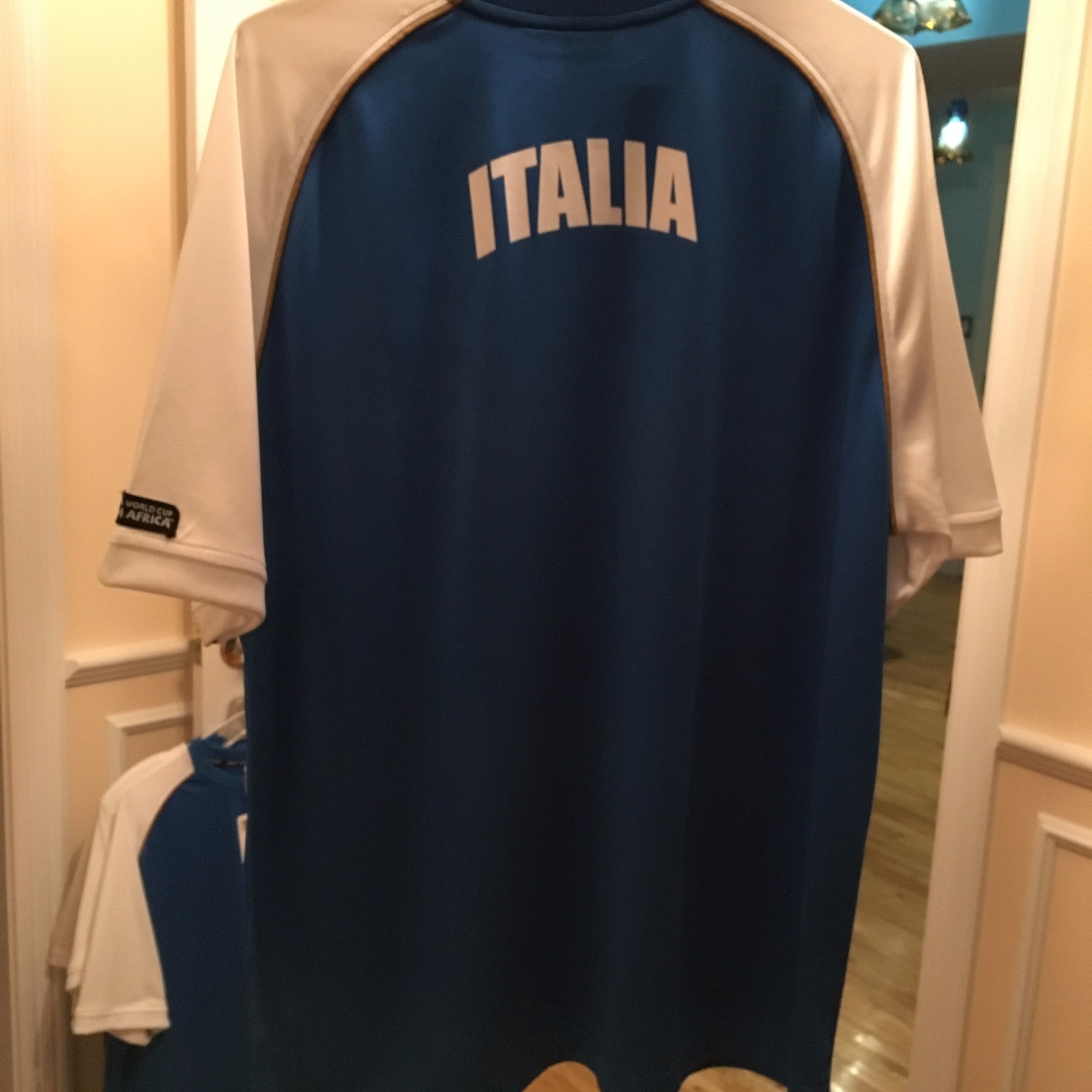 FIFA 2010 ITALIA OFFICIAL JERSEY SIZE LARGE BLUE & WHITE WITH GOLD TRIM T SHIRT gallery
