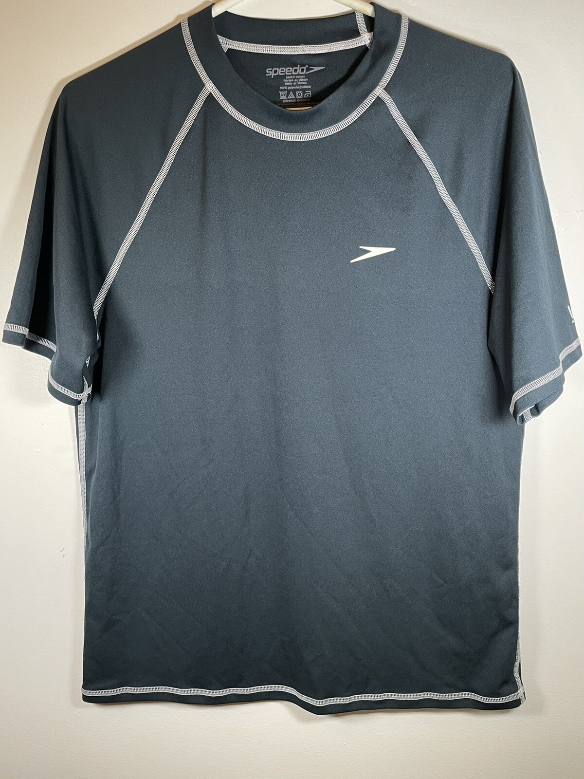 SPEEDO Shirt Men"s Short Sleeve UV Block the Burn Solid Athletic Sz M gallery