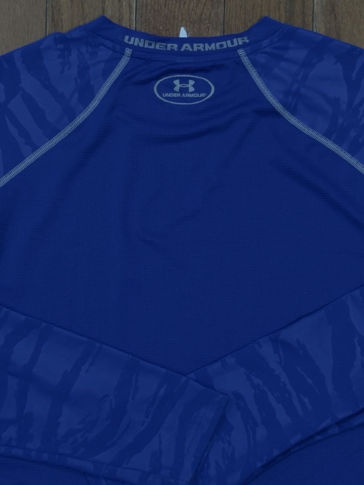 Men’s Under Armour 9 Strong Heat Gear Shirt Size Large gallery