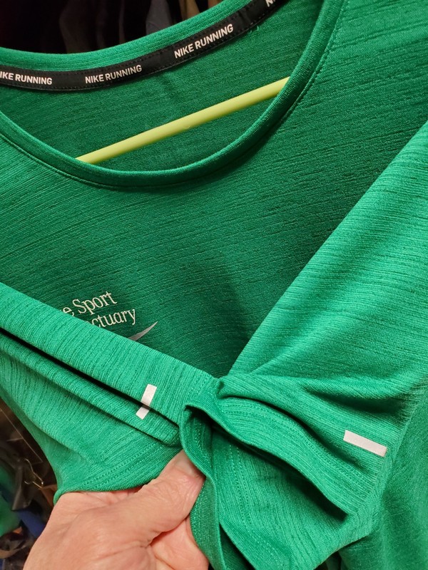 NIKE RUNNING SANCTUARY CLUB Green Dri FIt " PEACE AT OUR PACE " Size XL T Shirt gallery