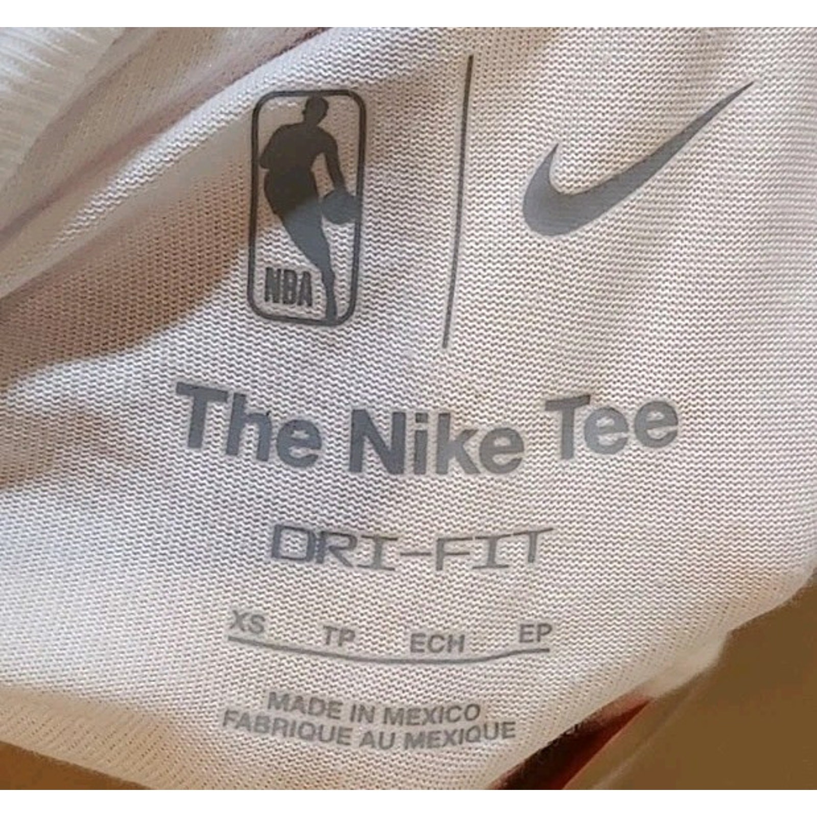 Nike Dri-Fit WNBA Basketball T-Shirt Men’s Size XS DR9316-100 New With Tags gallery