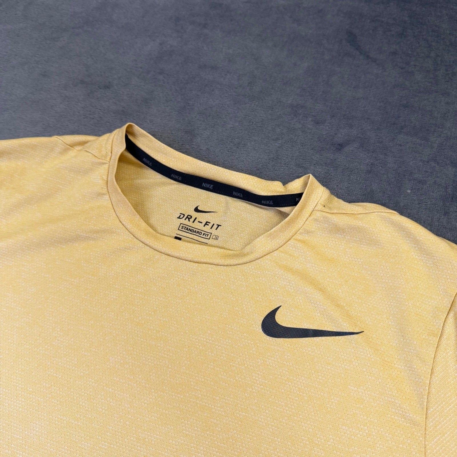 Nike Dri Fit T Shirt Mens Small Yellow Standard Athletic Training Short Sleeve gallery