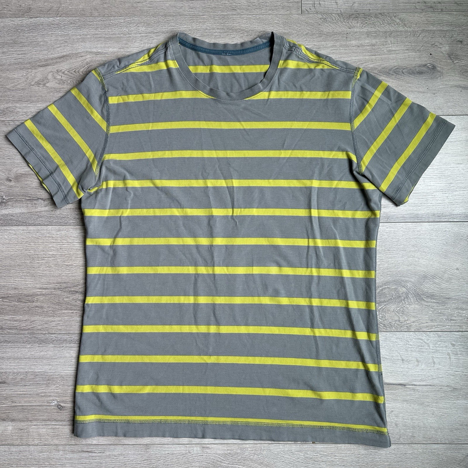 Lululemon Mens T Shirt Size Medium, Gray/ Neon Yellow Striped, Short Sleeve Gym gallery