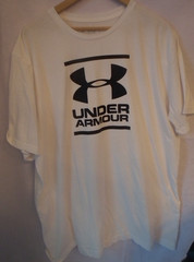 Men’s Under Armor Size 2XL White Short Sleeved Shirt Black Chest Logo