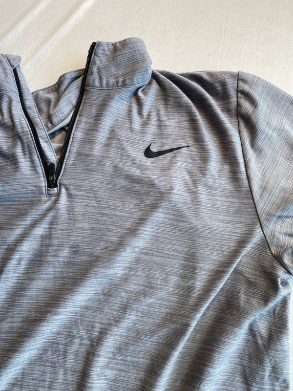 Nike Dri-Fit Quarter Zip Pullover Mens Medium Gray Long Sleeve 940177-027 gallery