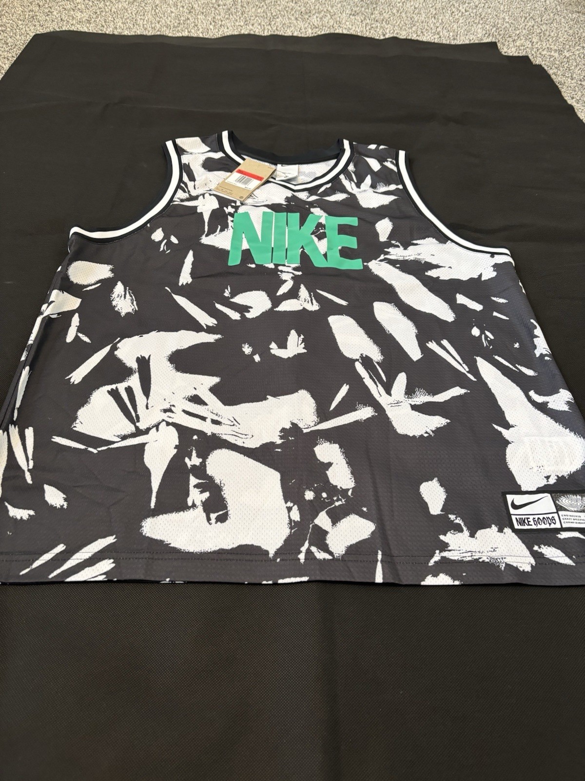 Nike DNA Dri-FIT Basketball Jersey Men’s Large Black White FN2688-010 NWT $60 gallery