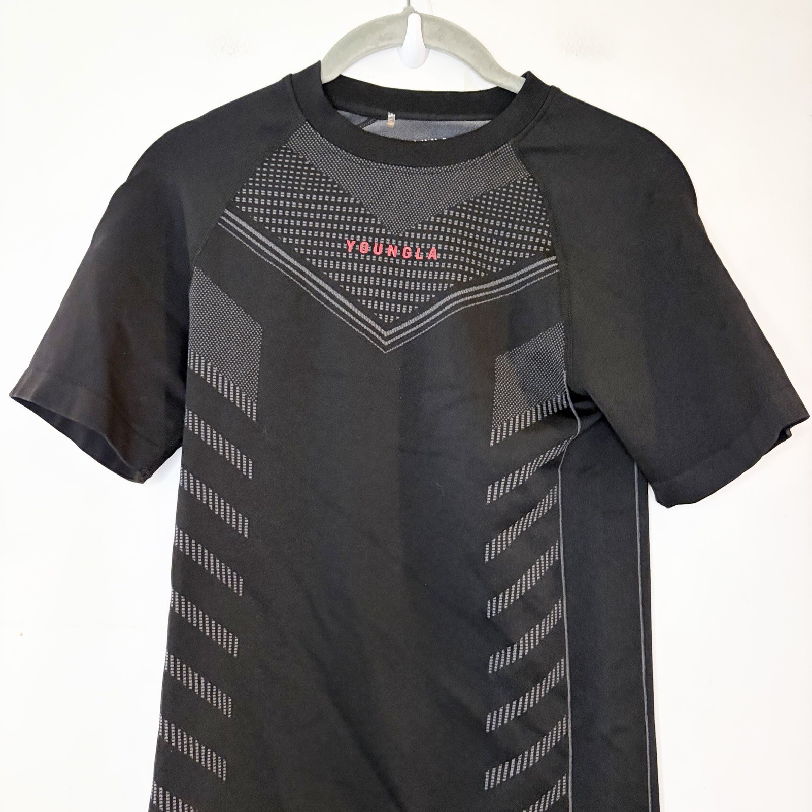 YoungLA Compression Shirt Mens Small Black 465 Seamless Athletic Training gallery