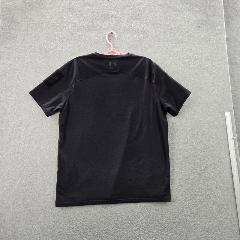 Under Armour Men Shirt LG/G Black Activewear Logo Loose Short Sleeve gallery