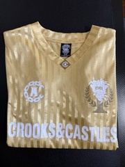 Crooks & Castles Mens Logo Graphic Soccer Stadium Jersey Shirt Striped Gold – M