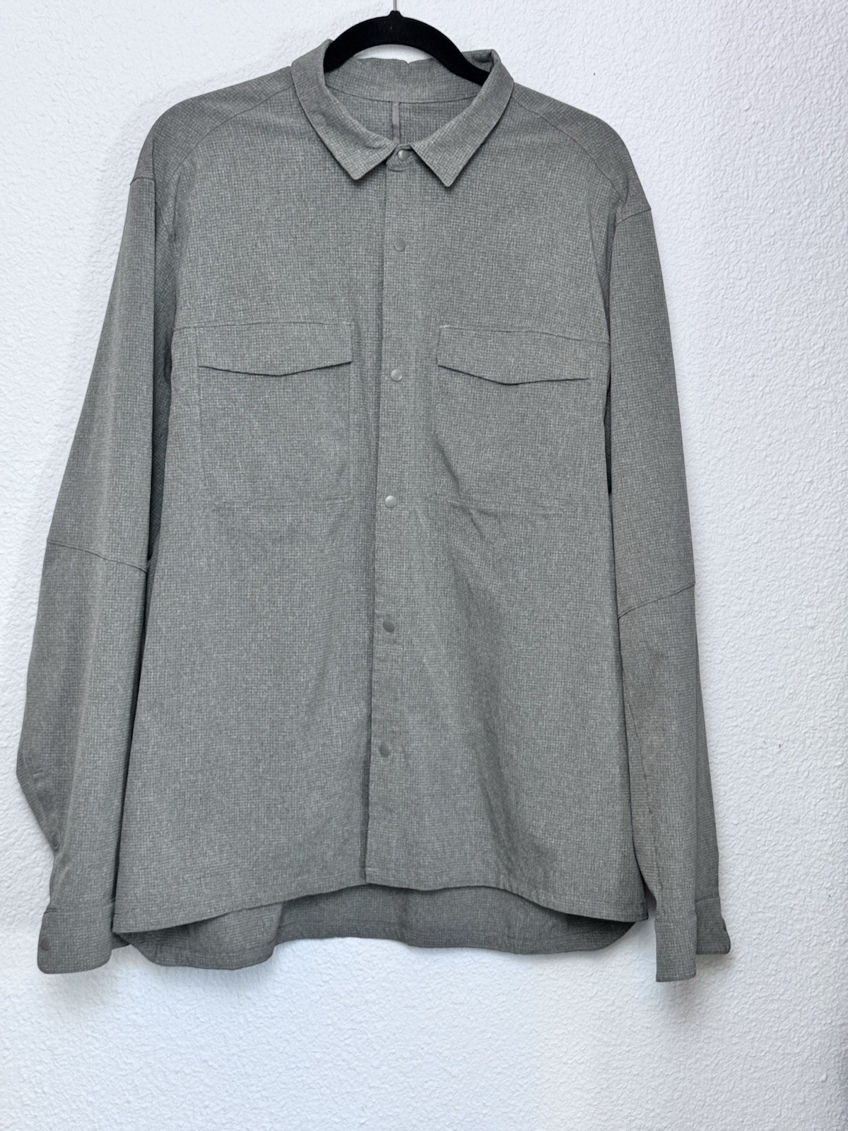 Lululemon Men’s SZ L Airing Easy Collared Overshirt In Green Color Stretch Snap gallery