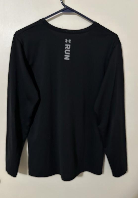 Under Armour Heat Gear Shirt Men XL Black Pit To Pit 22in. & L 26.5 In. gallery