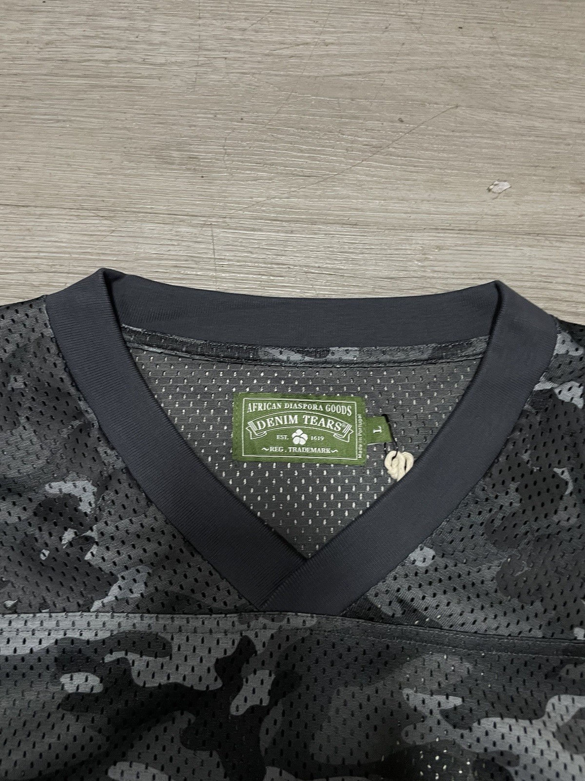 DENIM TEARS Men's L Black/Gray Camo Mesh Cotton Wreath Mesh Black Jersey T-Shirt gallery