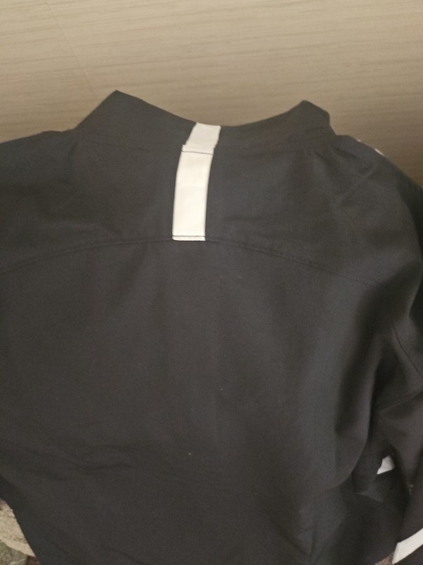 Under Armour Pullover Mens Medium Black White 1/4 Zip Windbreaker Fan Cloth NWT gallery