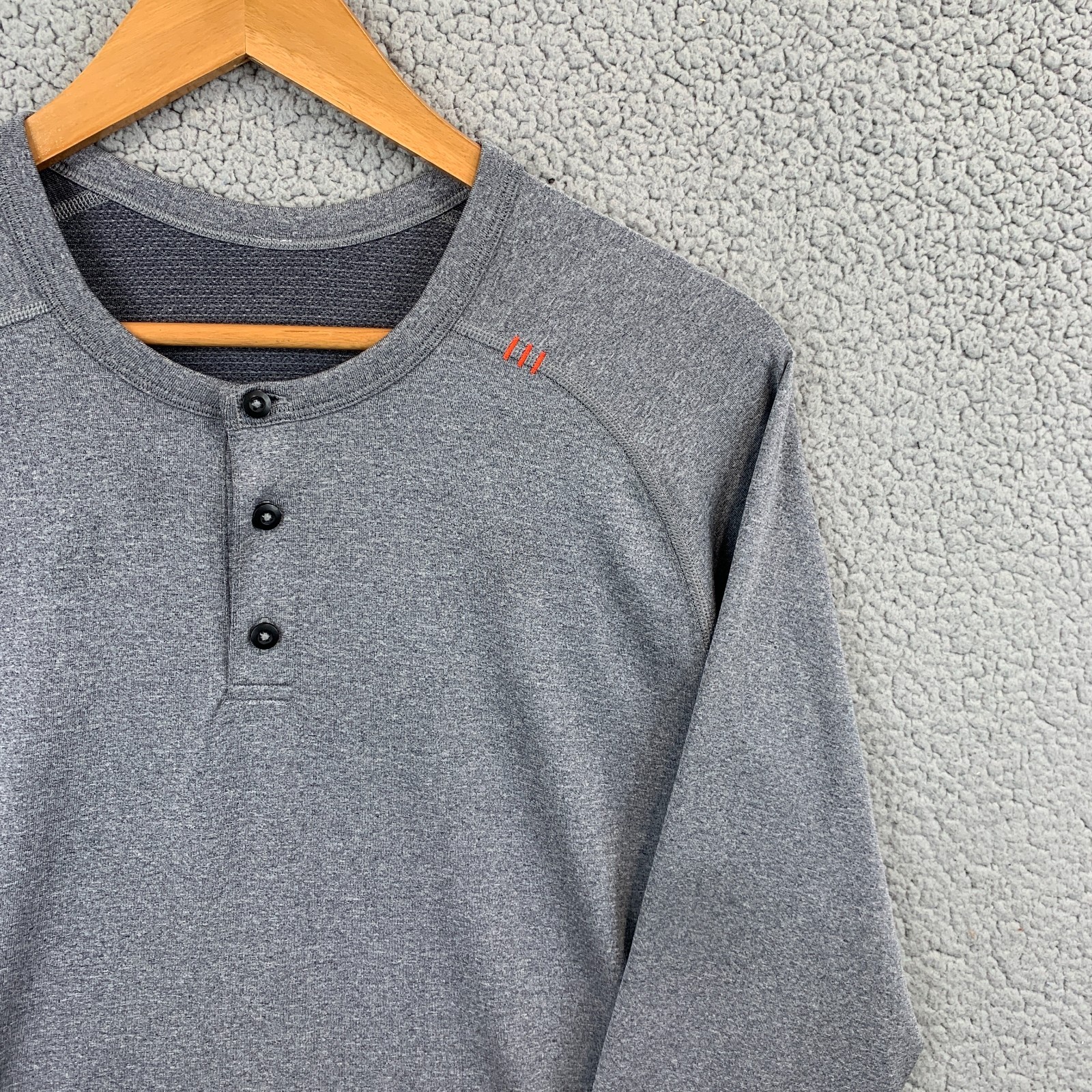 Mens Lululemon Metal Vent Tech Long Sleeve Henley Shirt Size Large Gray gallery
