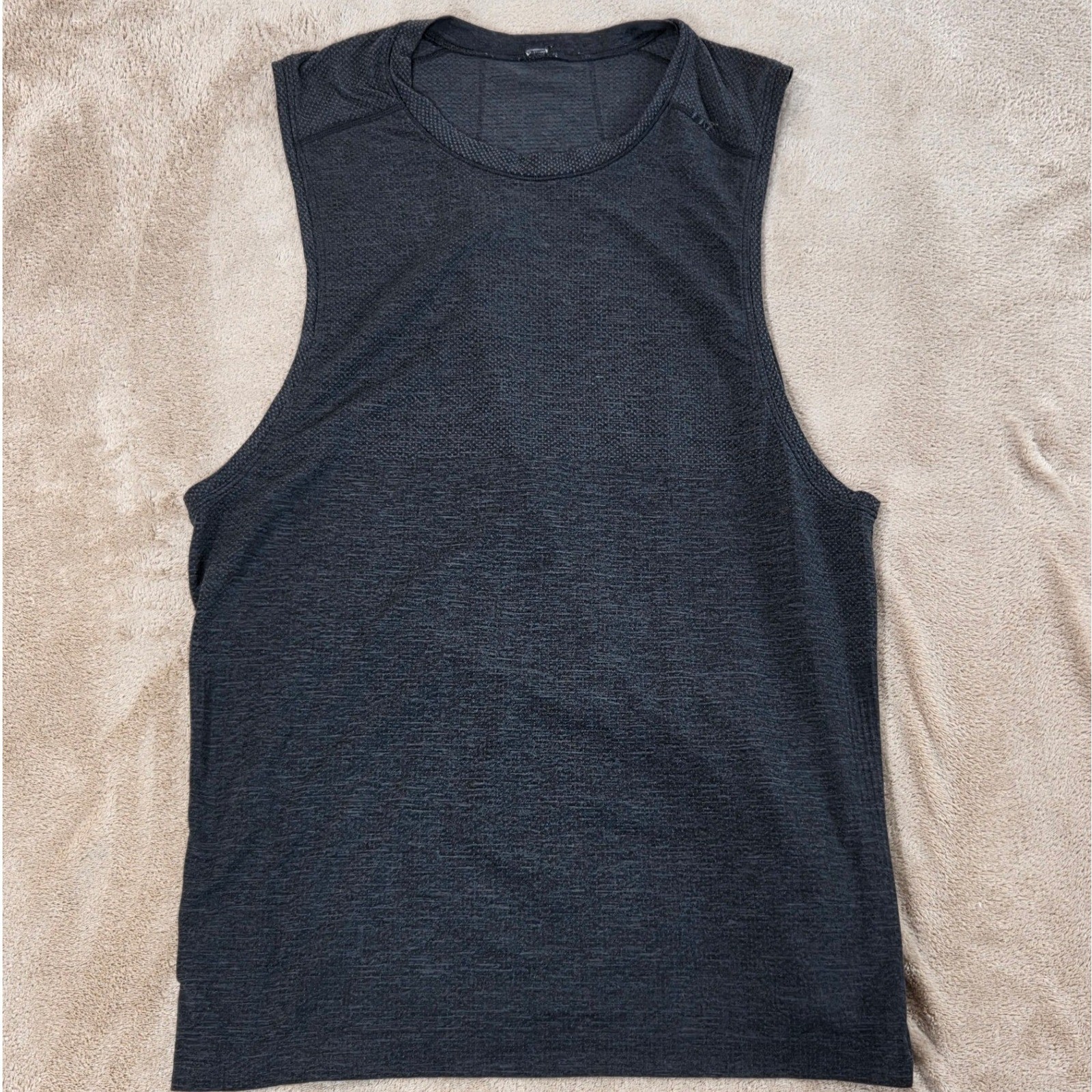 Lululemon Metal Vent Tech shirts Men black sleeveless Small Stretch Gym EUC gallery