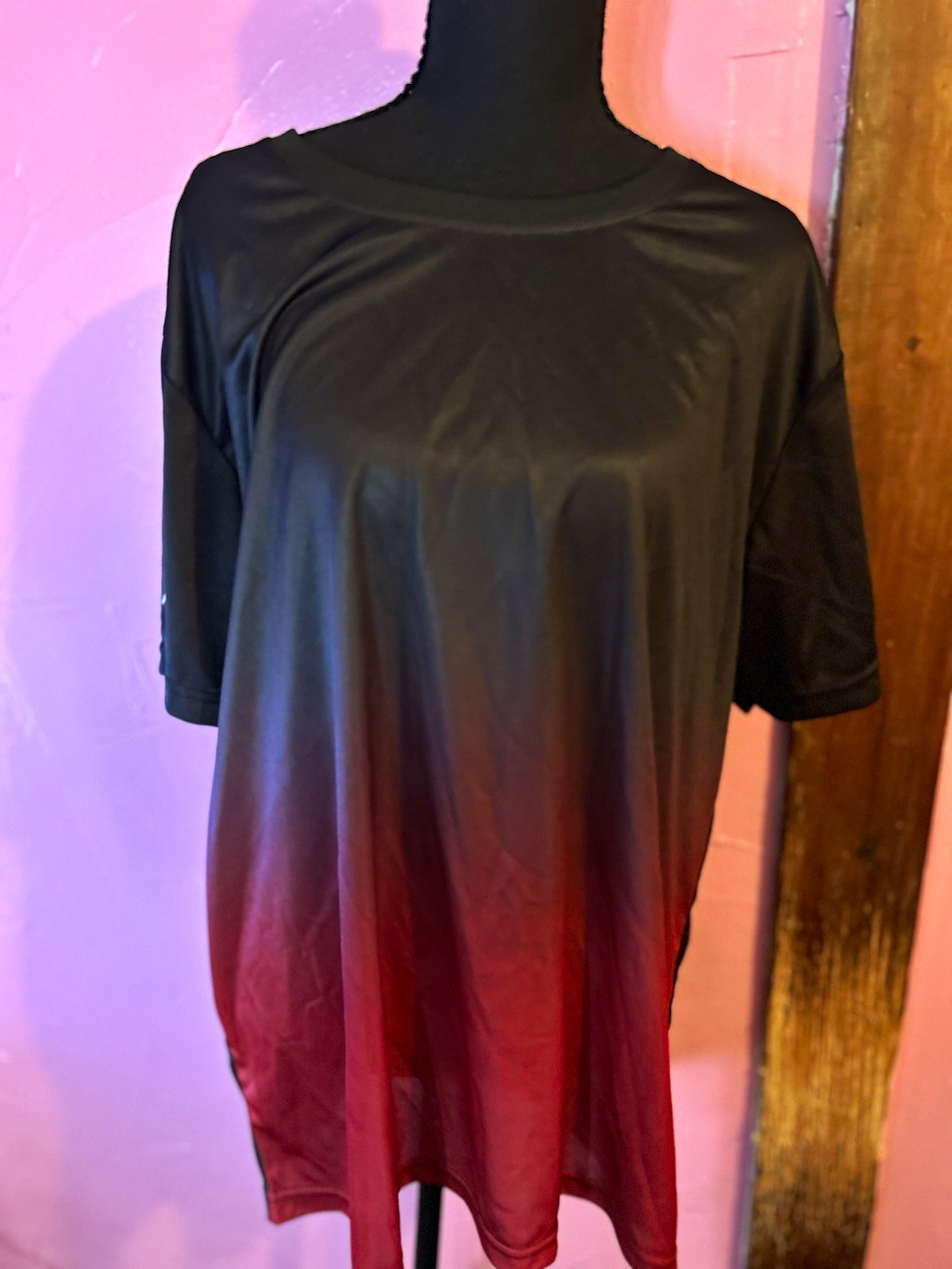 Men's XL Black/Red Gradient Crew Neck Short Sleeve Lightweight Polyester Tee gallery