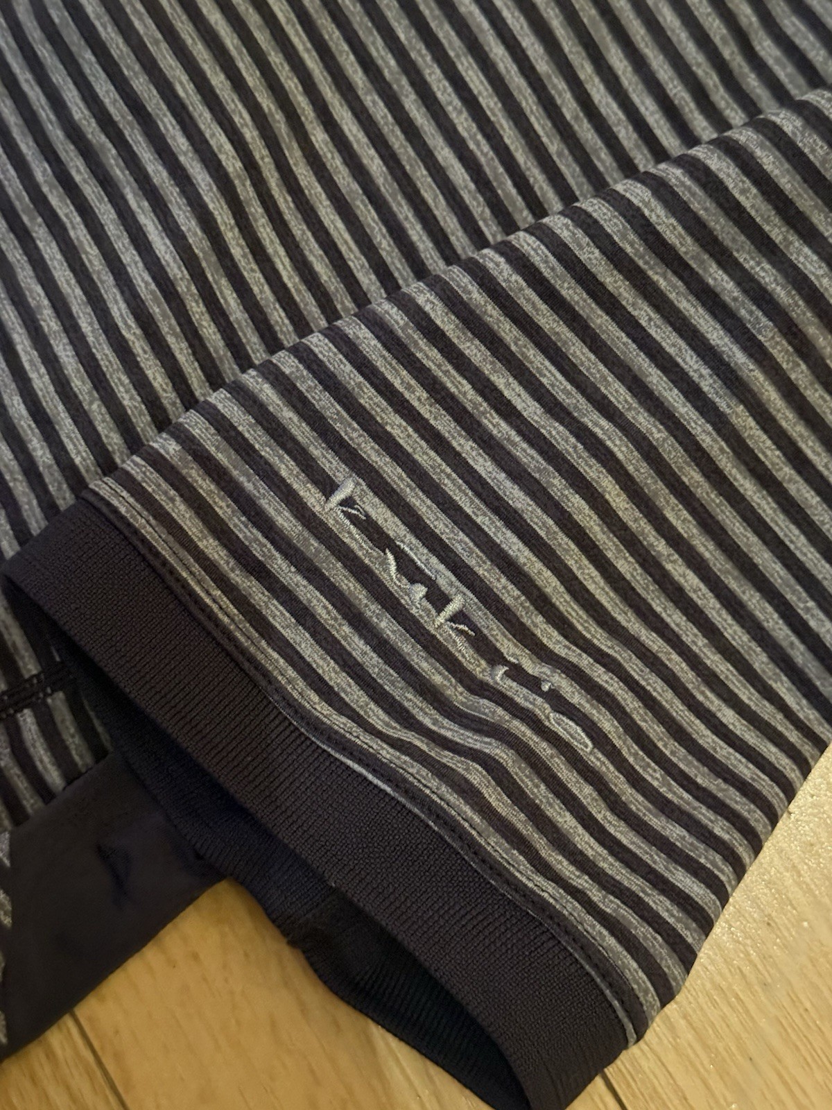 Lululemon Metal Tech Vent Black Striped Polo Black Collar Sz Medium gallery
