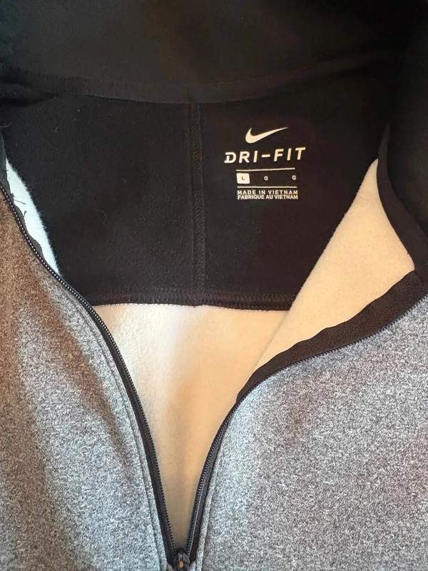Nike Essential Quarter Zip Pullover Dri-Fit Size Medium EUC Gray/Black Polyester gallery