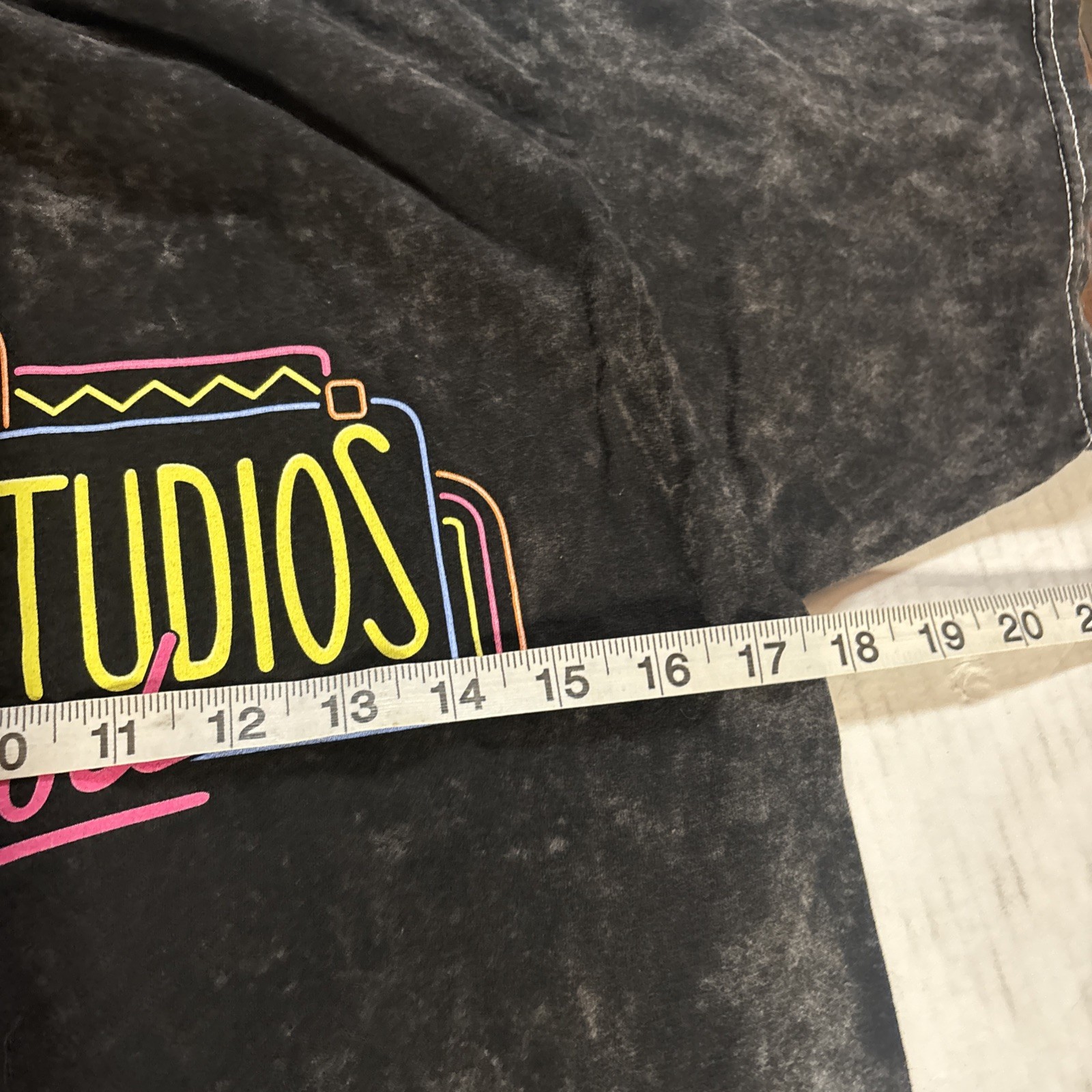 UNIVERSAL STUDIOS Hollywood Adult Stonewashed T Shirt W/ Neon Logo Size Medium gallery
