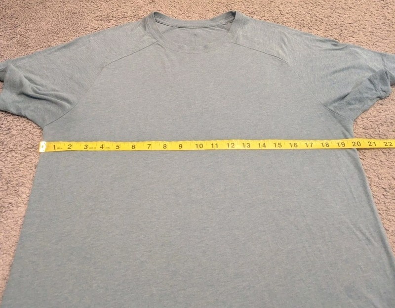 Alo Yoga Blue Short Sleeve T-Shirt Made in USA Men's Medium gallery