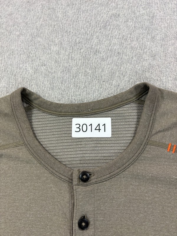 Lululemon Performance Long Sleeve Henley Polo Shirt (Men's XL) Green gallery