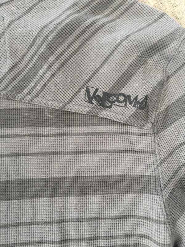 Y2K Volcom Thermal Long sleeve- Slim Fit Large gallery