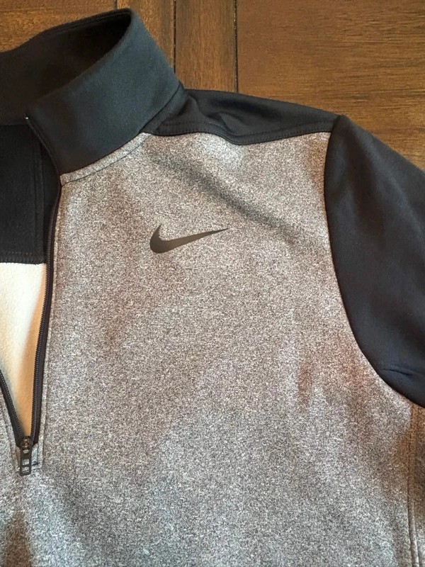 Nike Essential Quarter Zip Pullover Dri-Fit Size Medium EUC Gray/Black Polyester gallery