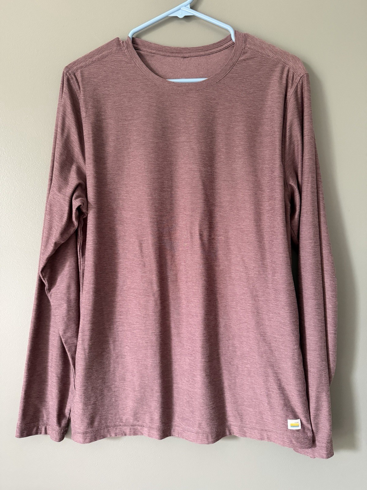 Vuori Strato Tech Tee Long Sleeve Mens Medium Elderberry Performance Shirt V178 gallery