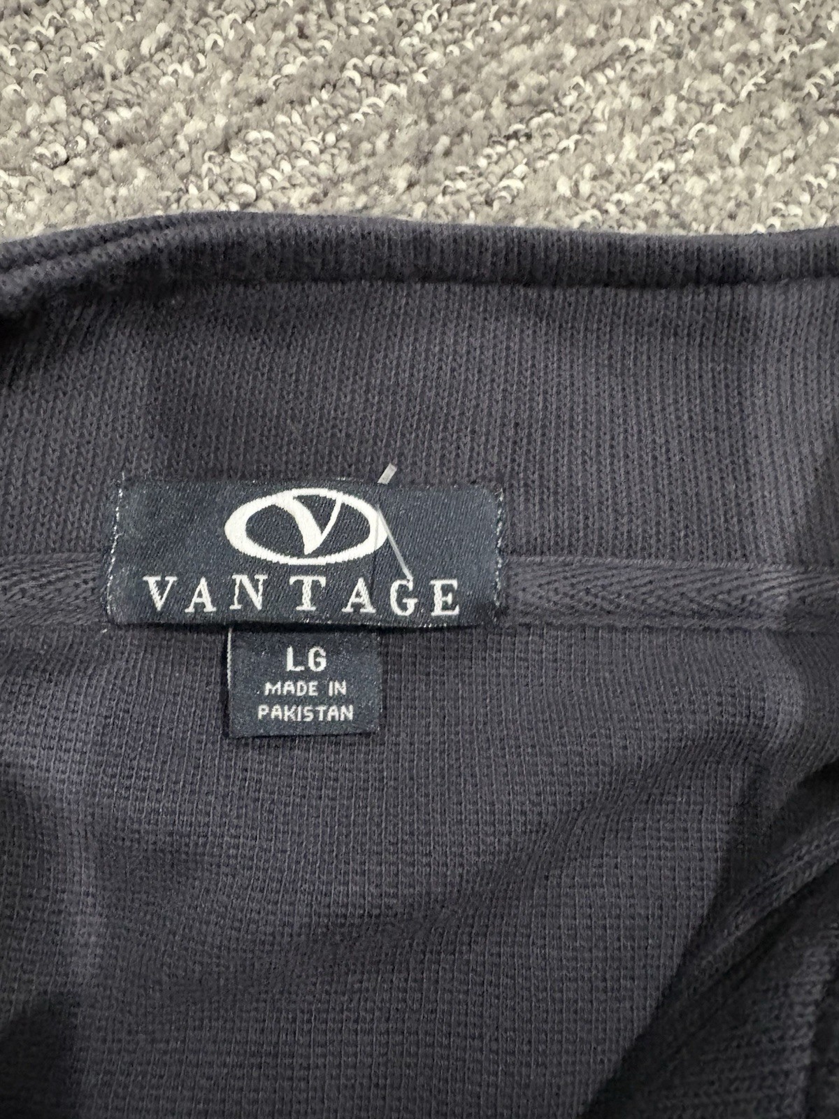 Men’s Large Sports Team Logo Graphic Quarter Zip Made of Cotton. Size Large gallery