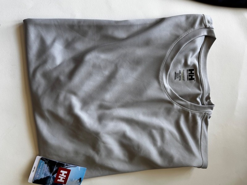 Helly Hansen Shirt Mens 2XL tech tshirt 2.0, 2 total one gray one black gallery