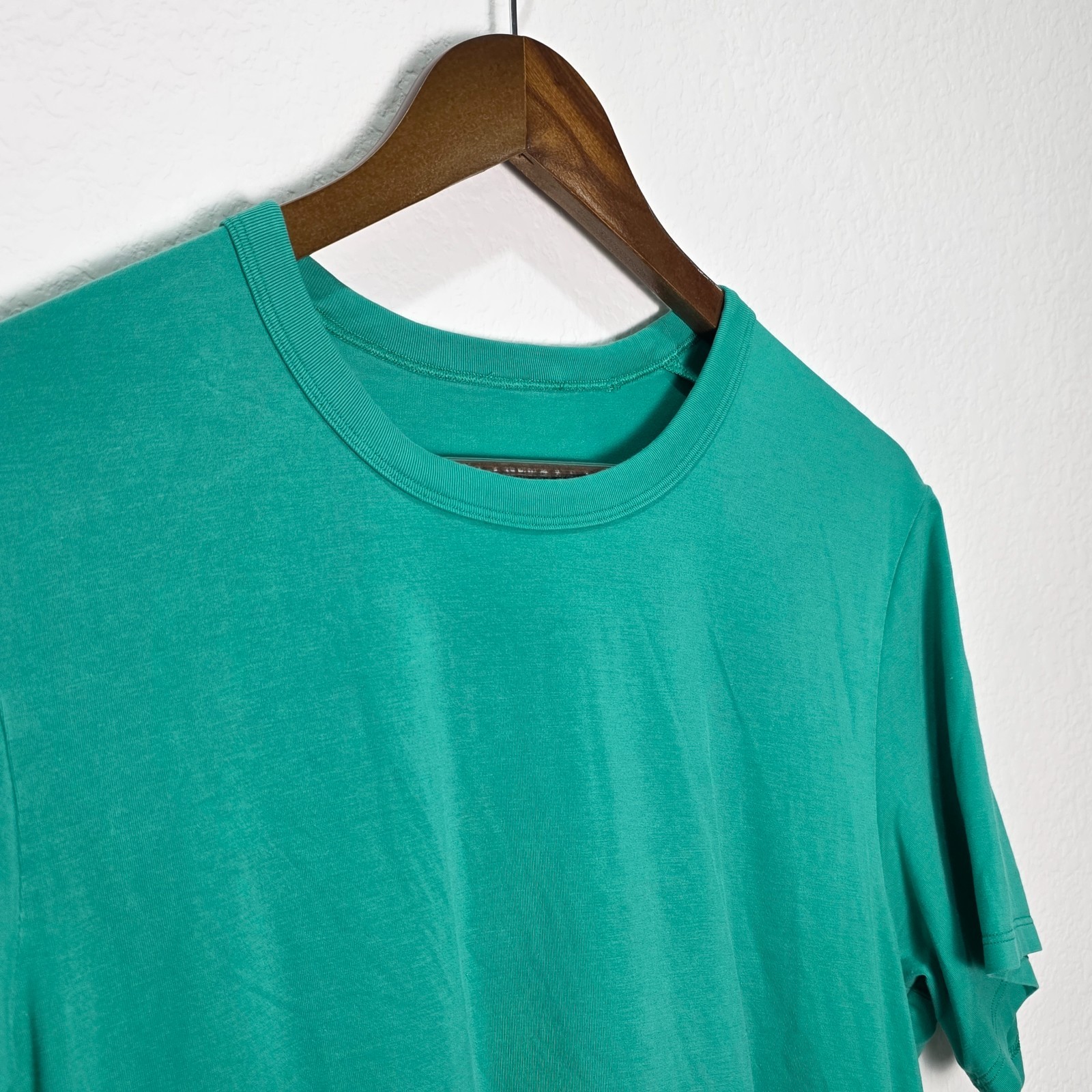 Lululemon Men's Fundamental Tee Teal Green Crew Neck Short Sleeve Shirt Size M gallery