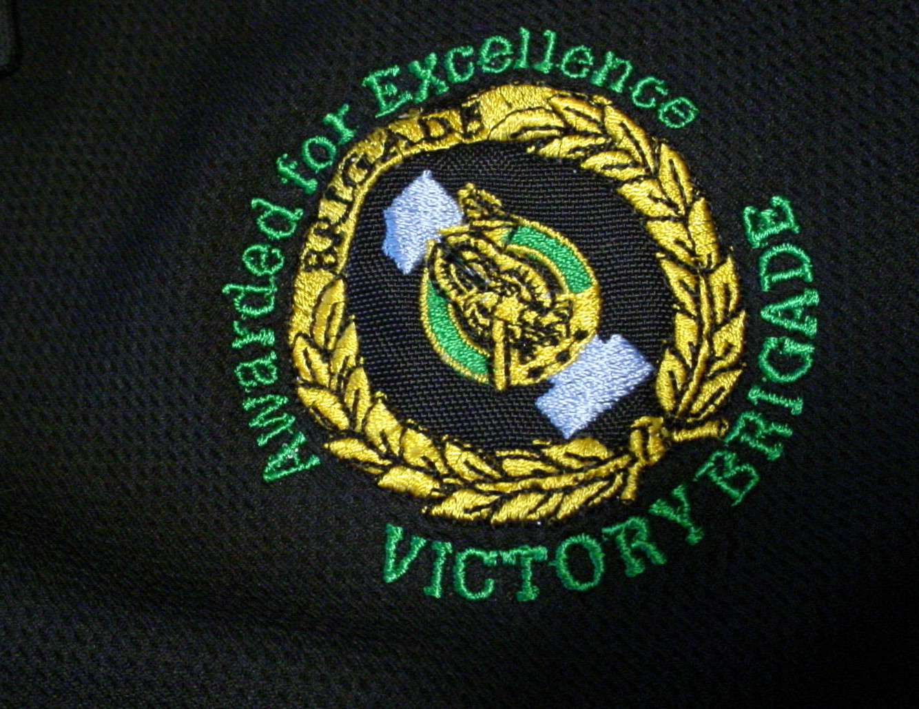 US Army Awarded for Excellence Victory Brigade Tonix Military Golf Shirt Size L gallery