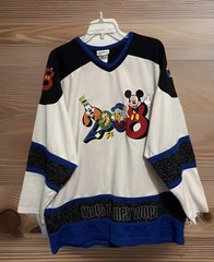 2008 Walt Disney World Men’s XL Hockey Jersey w/Mickey Donald Goofy Pluto #08