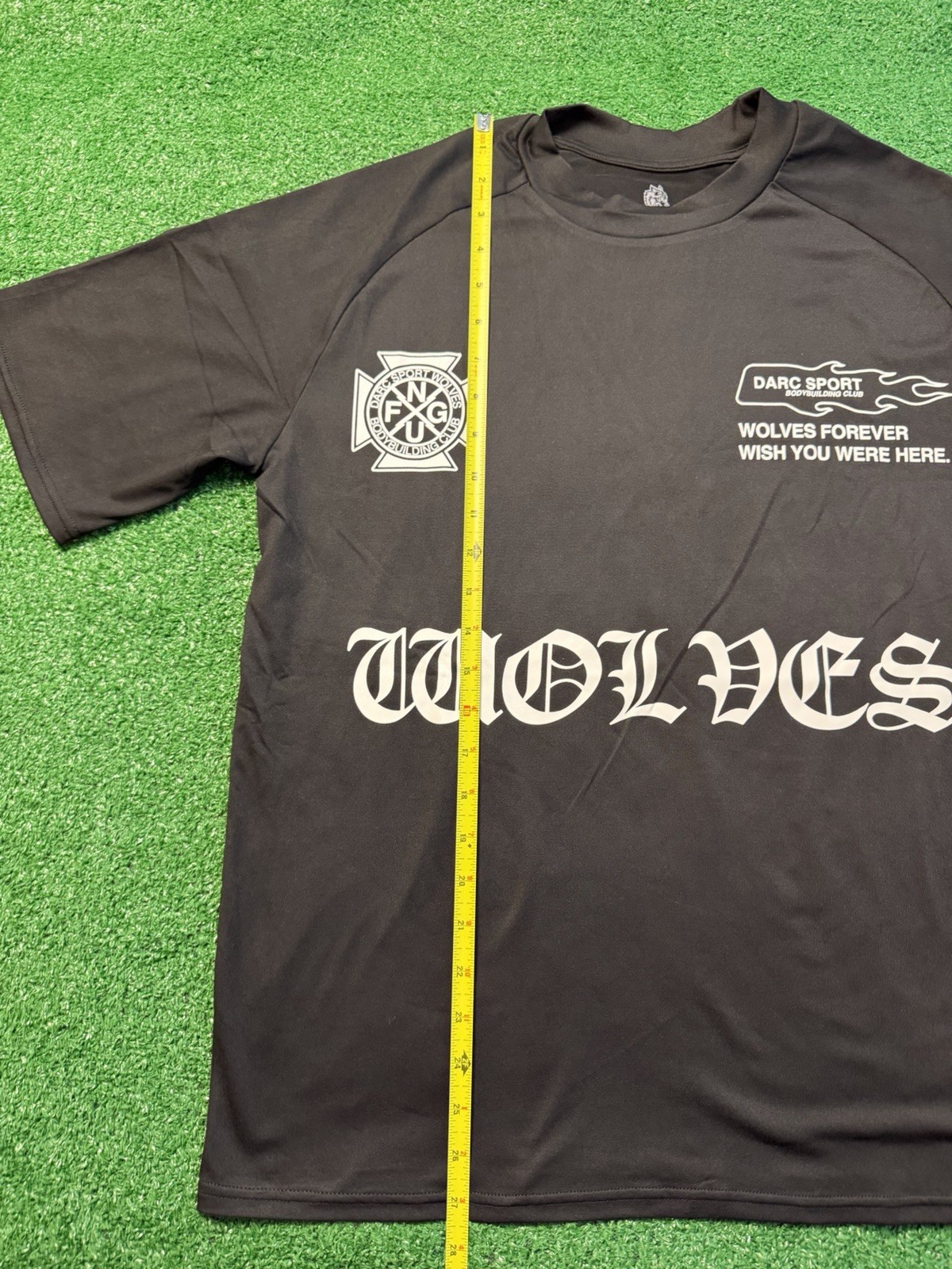 Darc Sport Dry Wolf Compression Tee Black Medium NWT GYM SHIRT MENS gallery