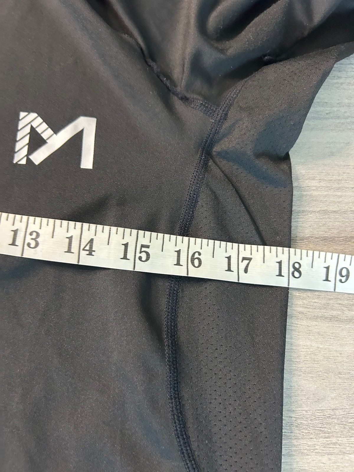 Mens Black Long Sleeve Compression Shirt Size Large gallery