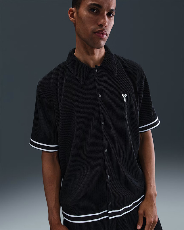 Nike x Kobe Men's M Pleated Short Sleeve Basketball Top Black/White IB0020 010 gallery