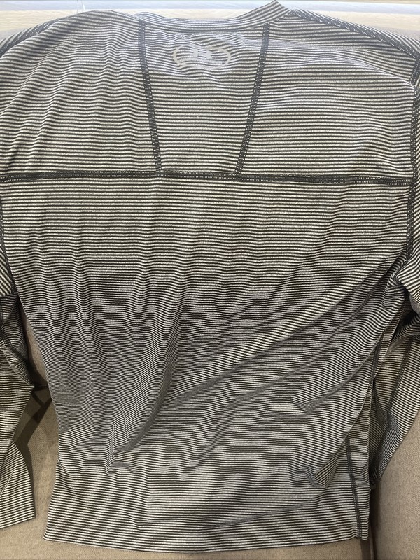 Under Armour Cold Gear Infrared Black Gray Striped LS Shirt Medium Fitted V neck gallery