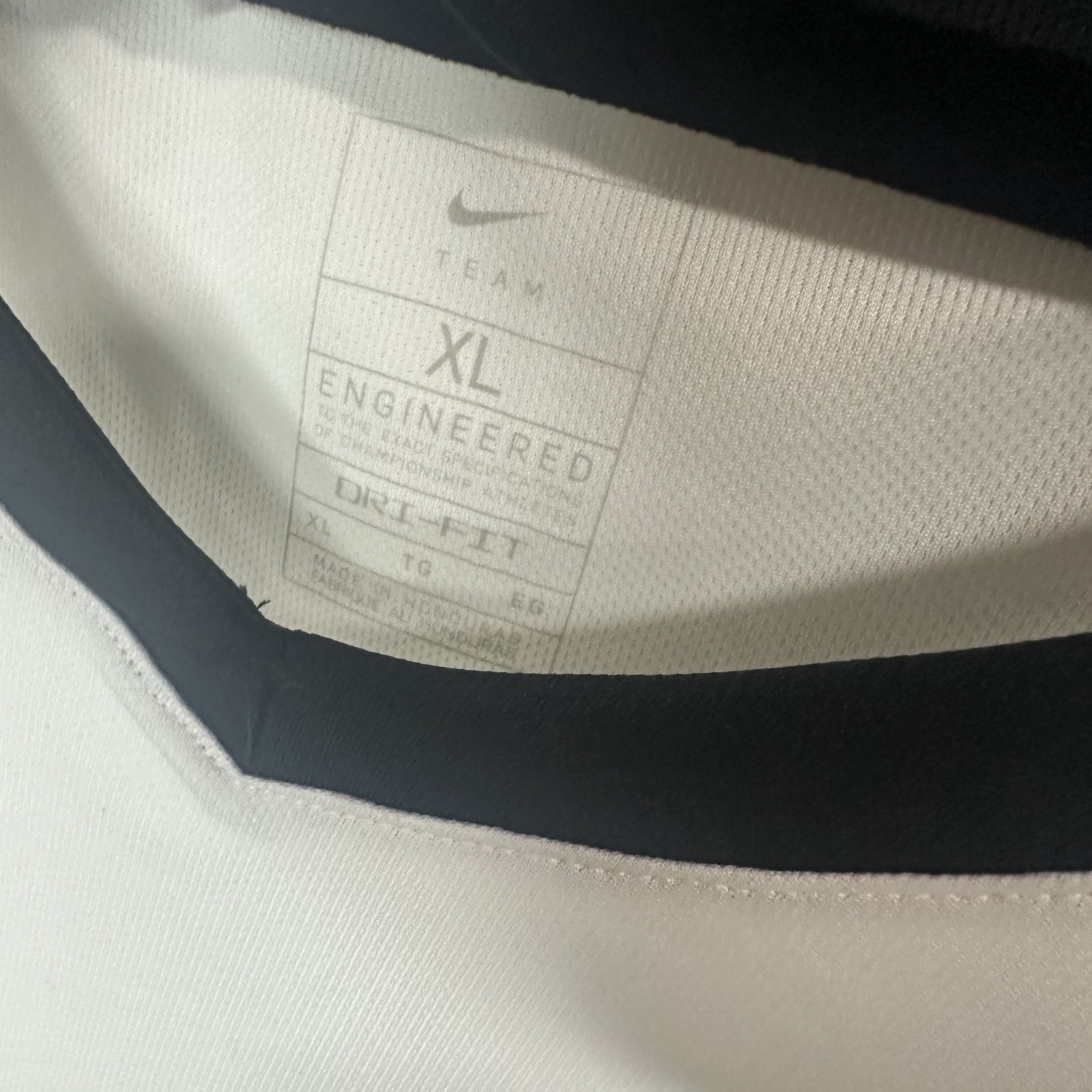 Nike! brand new with tag 1 00%! never worn! authentic! gallery