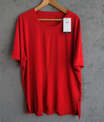 Nike Yoga T-Shirt Men’s 2XL Red Slim Fit Dri Fit Training Performance Athletic