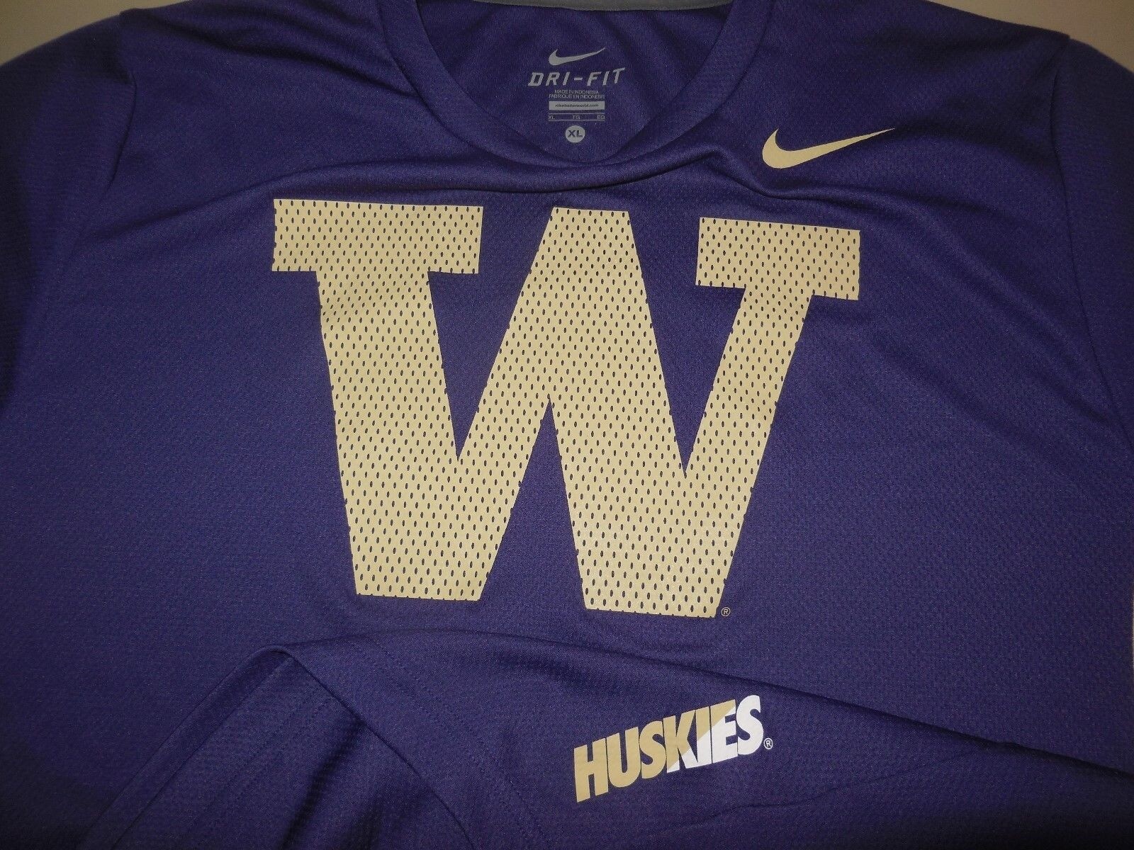 Nike Washington Huskies Athletic Shirt Purple Gold Dawgs UW Dri Fit Team Mens XL gallery