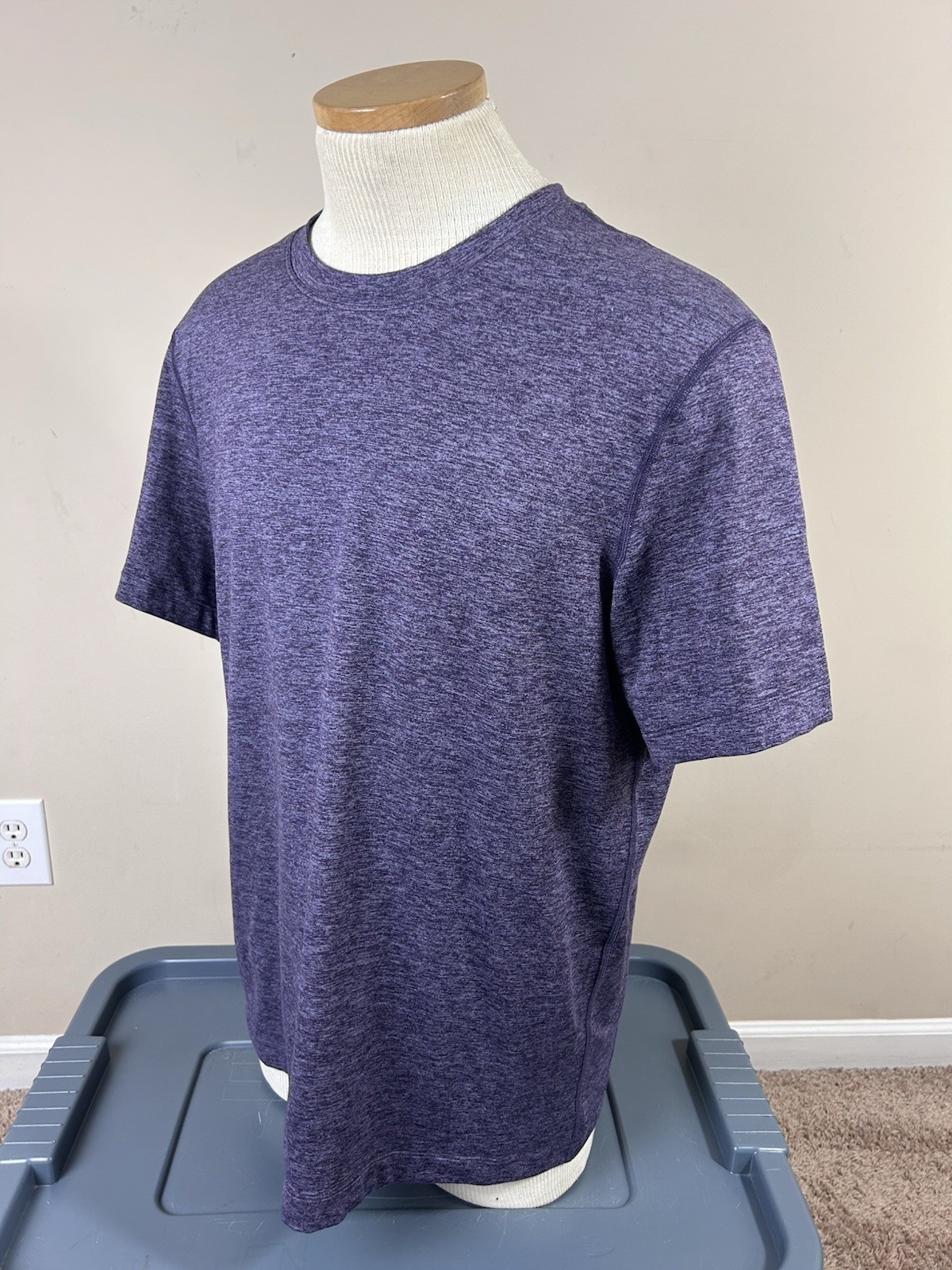 Lululemon Purple Athletica Gym Workout T Shirt Men’s SEE MEASUREMENTS gallery