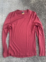 Icebreaker Bodyfit Oasis 200 Merino Wool Base Layer Shirt Men’s Small Red