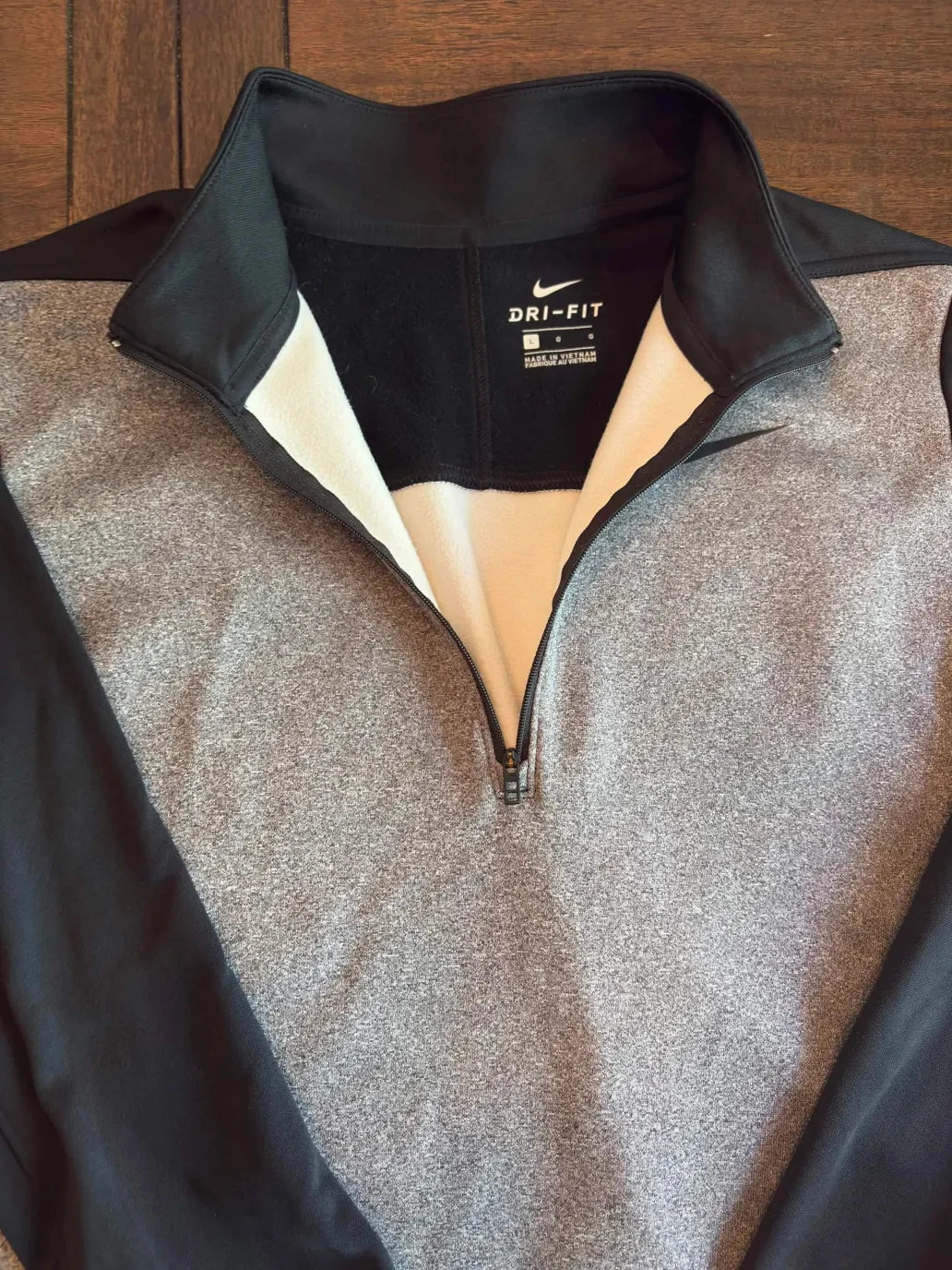 Nike Essential Quarter Zip Pullover Dri-Fit Size Medium EUC Gray/Black Polyester gallery