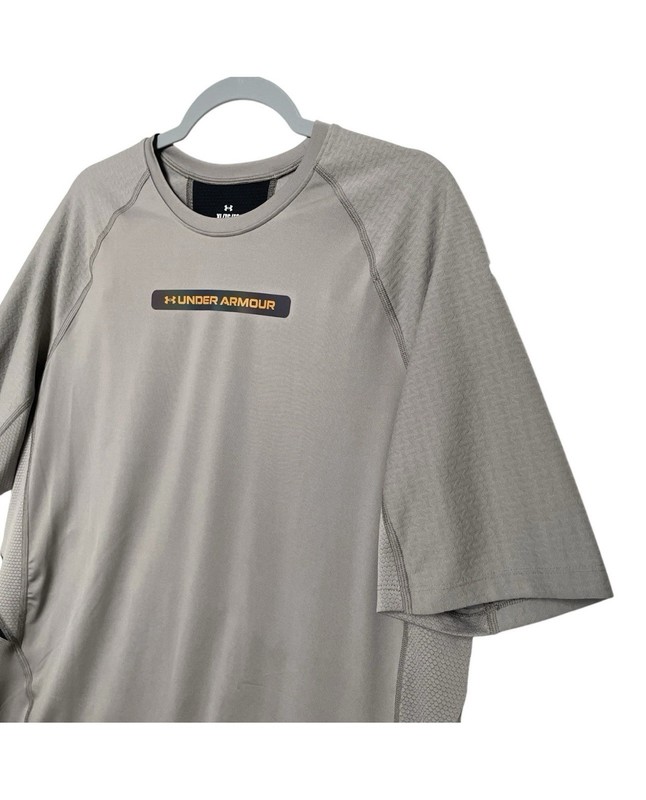 Under Armour UA RUSH SmartForm Short Sleeve T-Shirt Gray Men Size M 1379818 (A) gallery