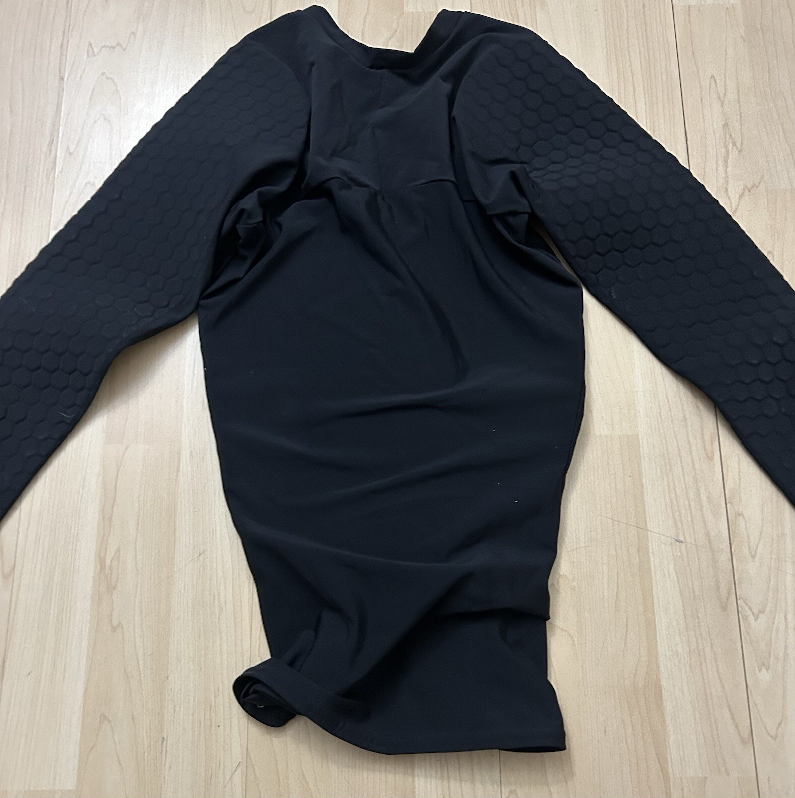 McDavid Longs Sleeve Backless Padded Compression Shirt Men’s Large Black gallery