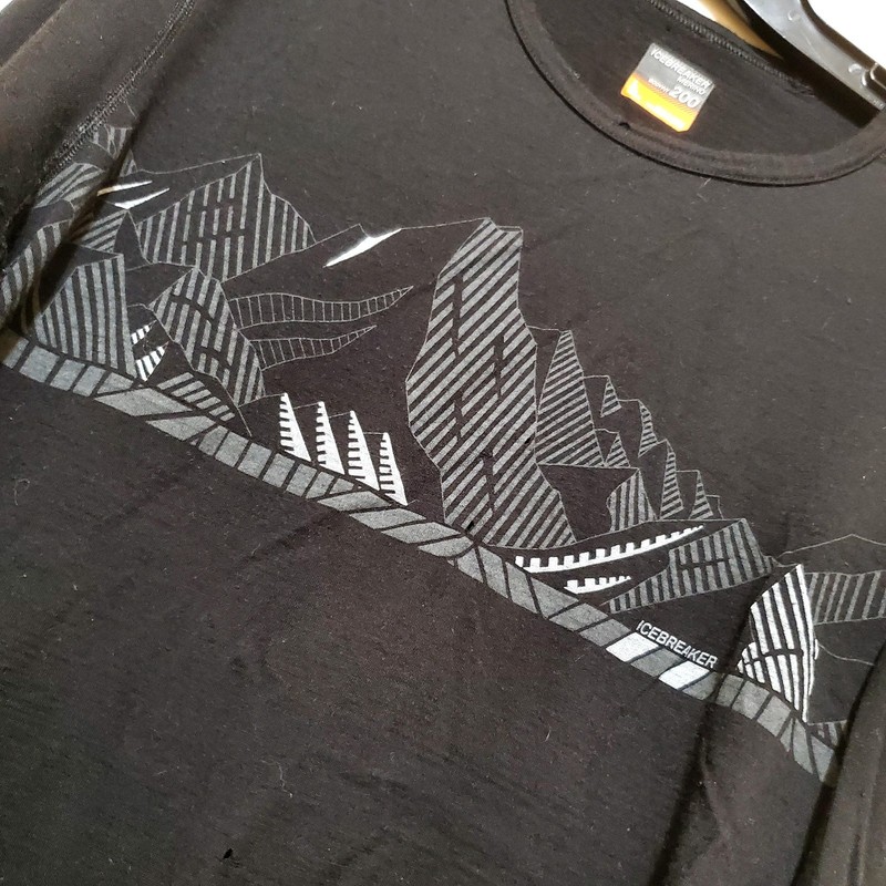 Icebreaker Shirt Mens Large Black Merino Wool Bodyfit 200 Mountain Graphic Base gallery